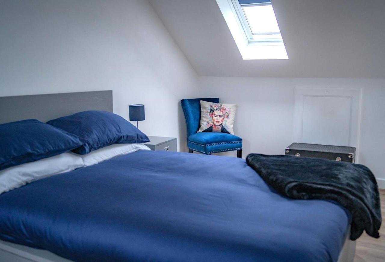 The Red House Modern Stylish Home From Home Walking Distance To Cardiff Bay And City Centre With Parking Buitenkant foto